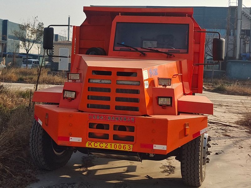 35噸礦用運(yùn)輸車(chē)